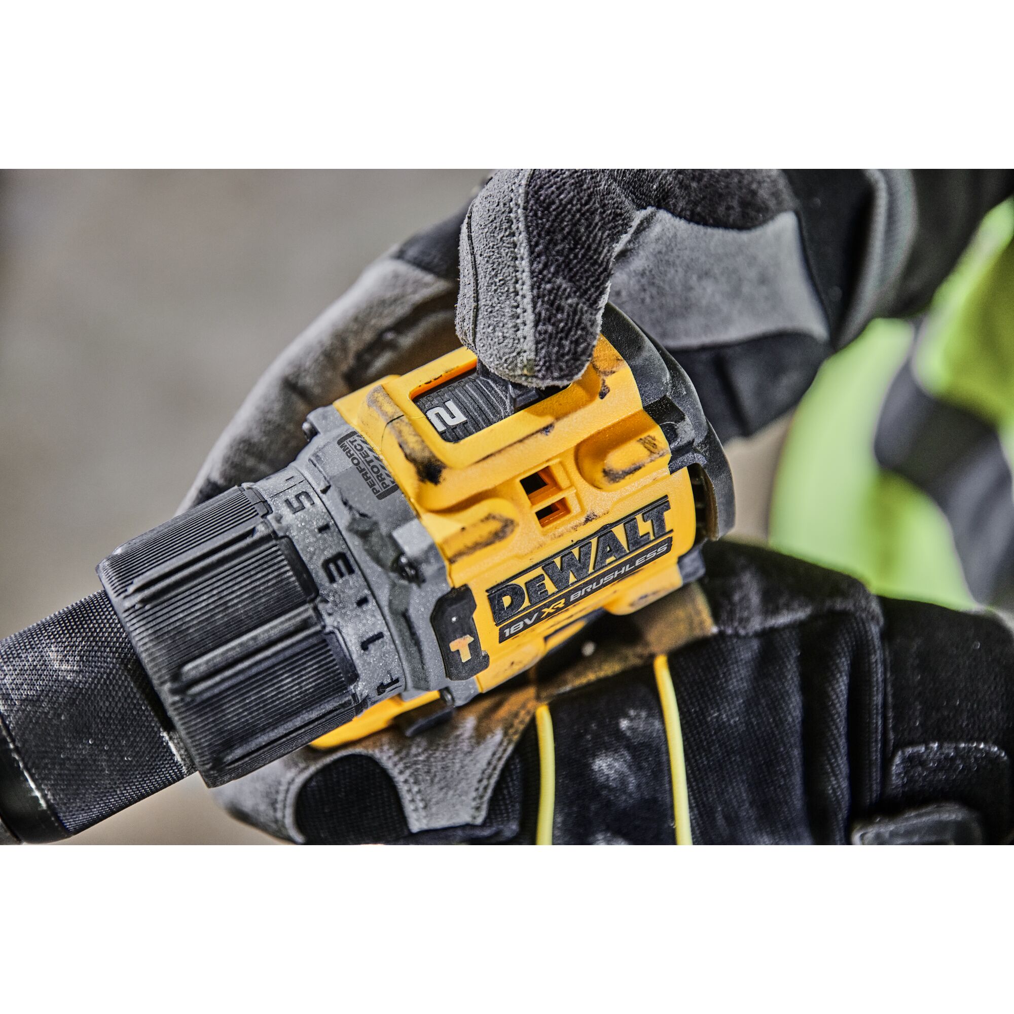 Dewalt drill set online 18v 5ah