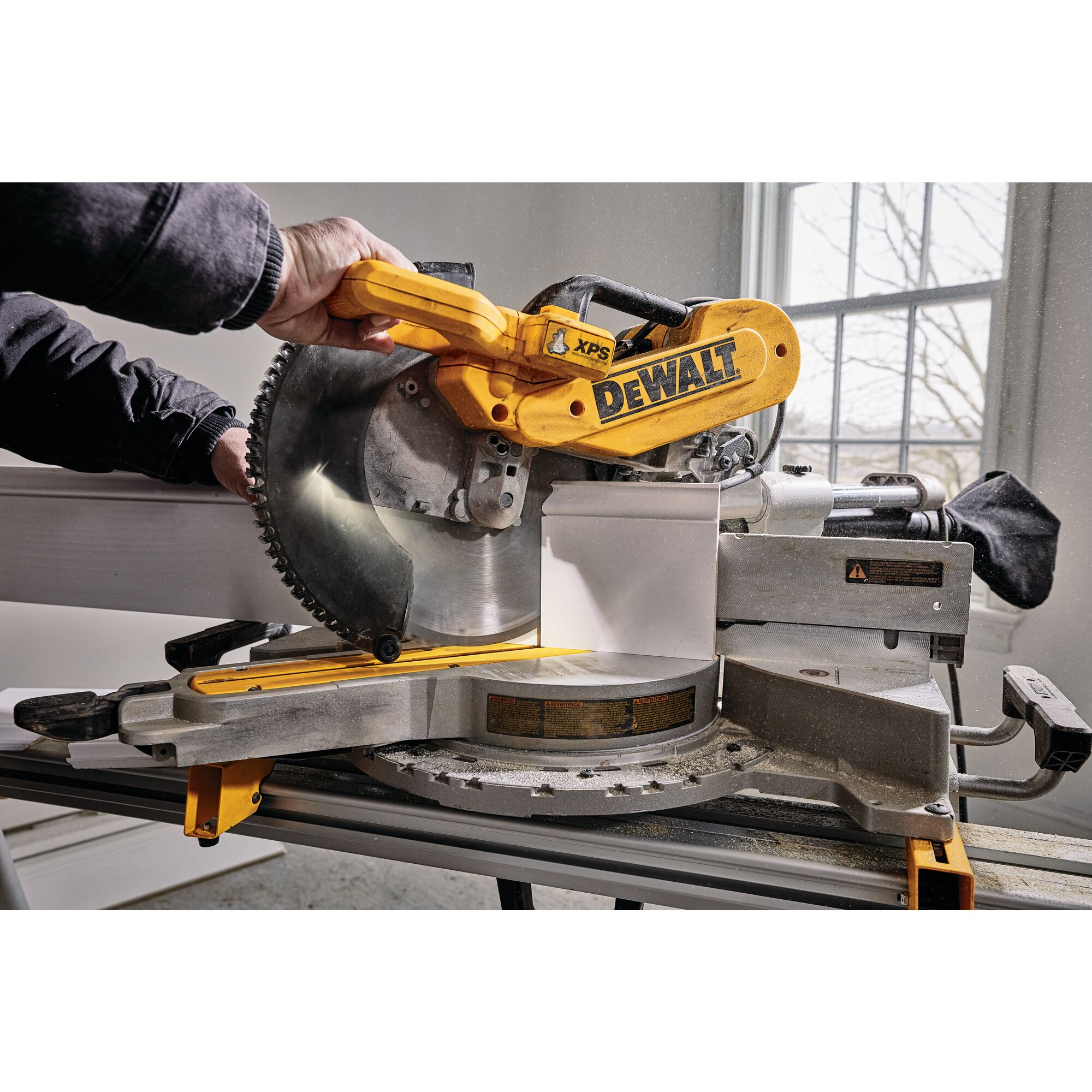 Dewalt sliding outlet chop saw